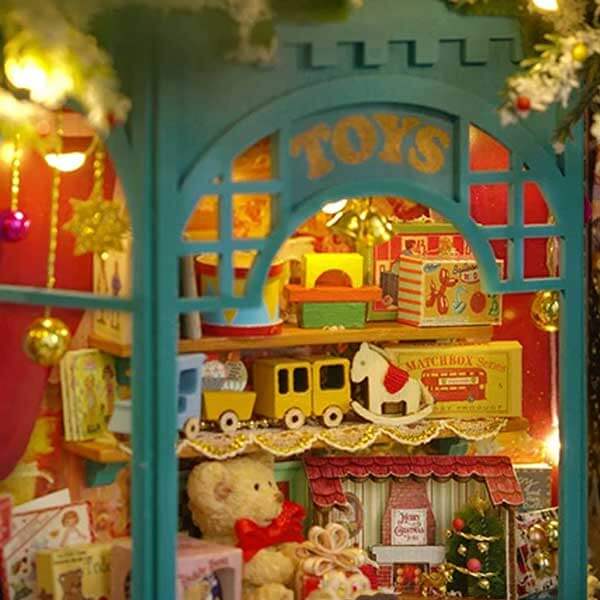 Christmas Shop Wooden Box Miniature Dollhouse_Description_3