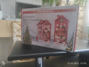Santa Claus' Room Book Nook Miniature Dollhouse (With Music Box)