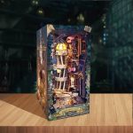 Magic Night Alley Book Nook Miniature Dollhouse_4
