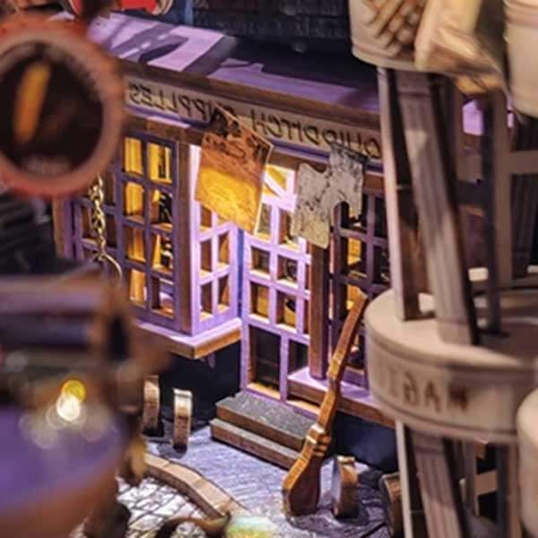Magic Night Alley Book Nook Miniature Dollhouse_Description_4