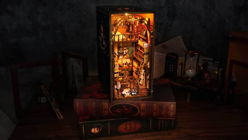 Mira Magic House Book Nook Miniature Dollhouse_Description_2