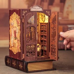 Bookshop Memories Book Nook Miniature Dollhouse_2