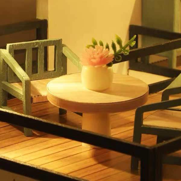 Caroline's Vintage Courtyard DIY Miniature Dollhouse_Description_6