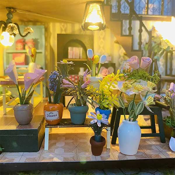 Darcys Flower House DIY Miniature Dollhouse_Description_2