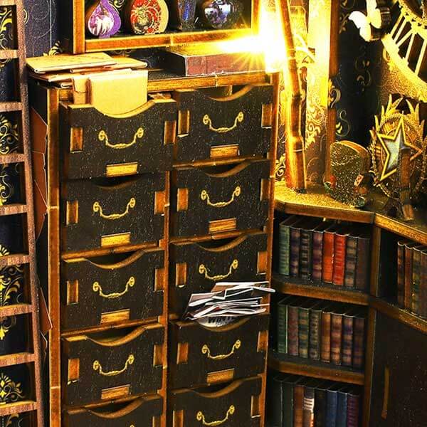 Detective Agency Book Nook Miniature Dollhouse_Description_4