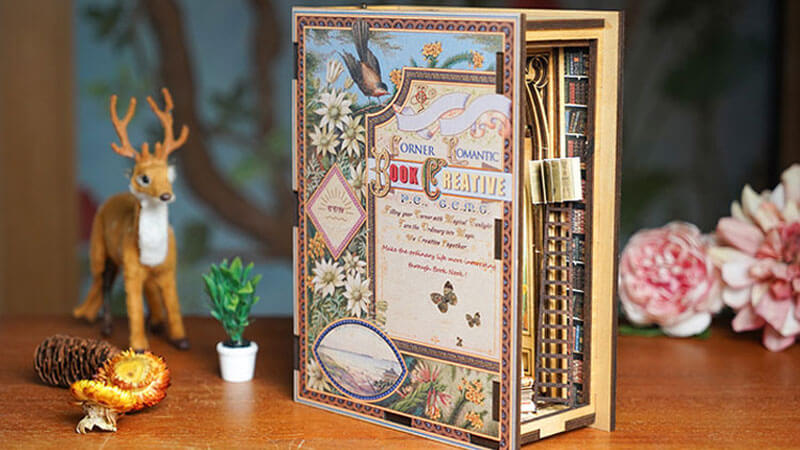 Elf Library Book Nook Miniature Dollhouse_Description_1