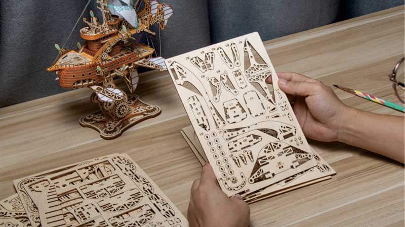 Fantastic Spaceship 3D Wooden Puzzle_Description_2