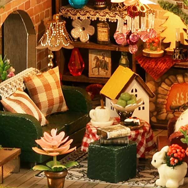 Forest Adventures DIY Miniature Dollhouse_Description_2