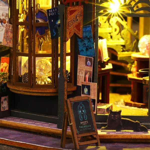 Holo Magic City DIY Miniature Dollhouse_Description_3