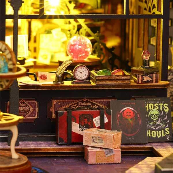 Holo Magic City DIY Miniature Dollhouse_Description_6