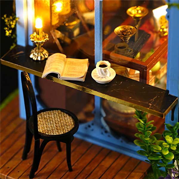 Rose Garden DIY Miniature Dollhouse_Description_2