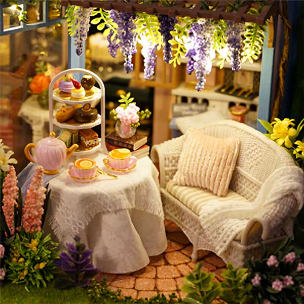 Rose Garden DIY Miniature Dollhouse_Description_3