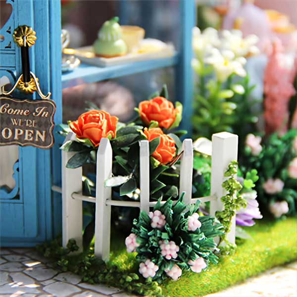Rose Garden DIY Miniature Dollhouse_Description_7