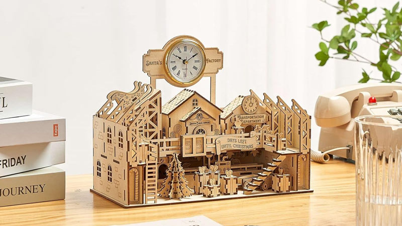 Santa Claus's Workshop 3D Wooden Puzzle_Description_1