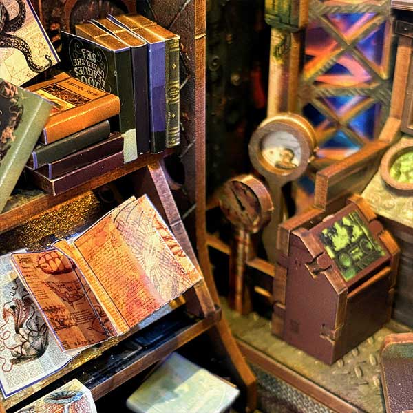 Undersea Spacetime Book Nook Miniature Dollhouse_Description_3