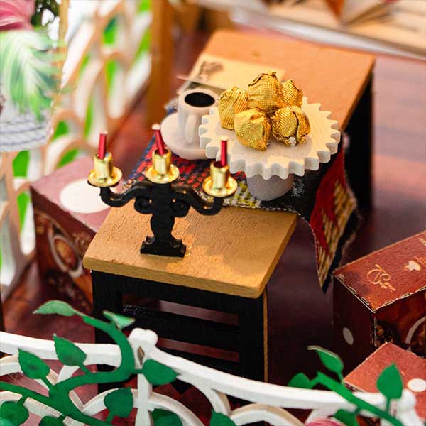 Coffee Shop DIY Miniature Dollhouse_Description_3