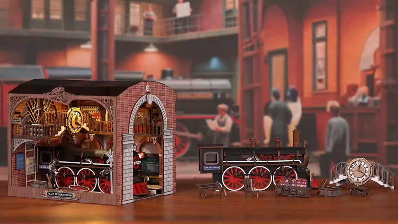 Train Repair Station Book Nook Miniature Dollhouse_Description_1