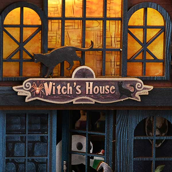 Magical Night At The Castle Book Nook Miniature Dollhouse_Description_3