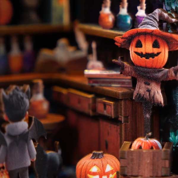 Magical Night At The Castle Book Nook Miniature Dollhouse_Description_5