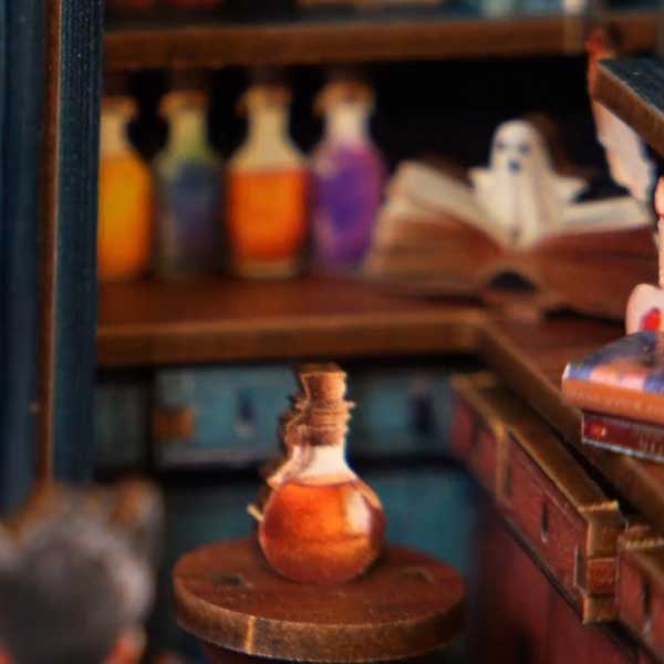 Magical Night At The Castle Book Nook Miniature Dollhouse_Description_7