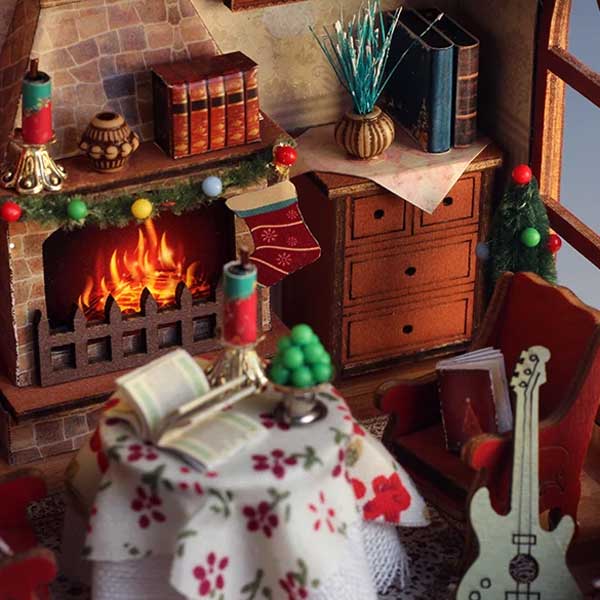 Warm Christmas Lodge DIY Miniature Dollhouse_Description_2