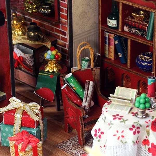 Warm Christmas Lodge DIY Miniature Dollhouse_Description_5