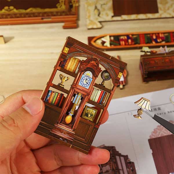 World Bookstore Book Nook Miniature Dollhouse_Description_2