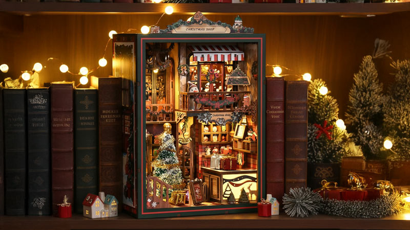 Christmas Shop Book Nook Miniature Dollhouse_Description_1