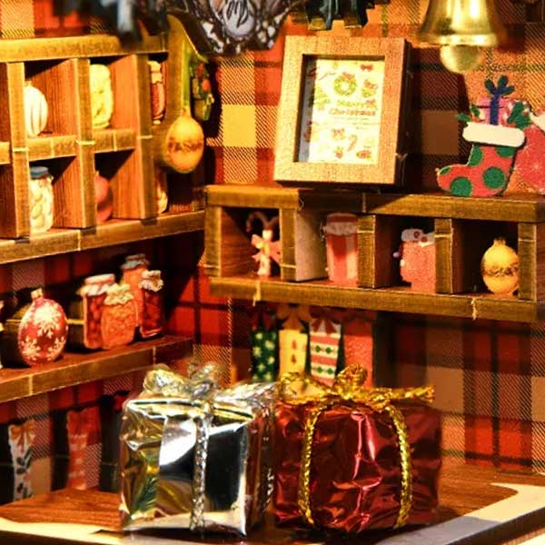 Christmas Shop Book Nook Miniature Dollhouse_Description_6