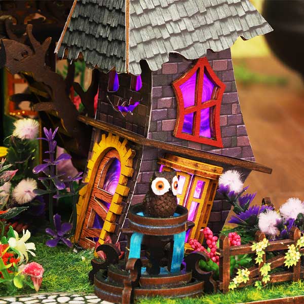 Strange Castle DIY Miniature Dollhouse_Description_2